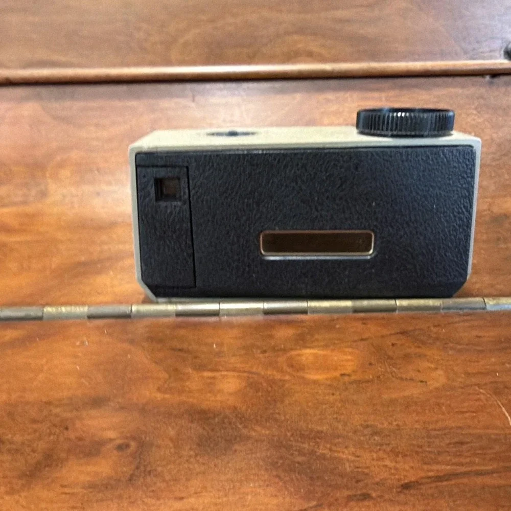 Vintage Kodak Hawkeye Instamatic II Camera Made In USA Vintage UNTESTED